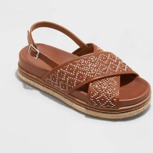 Universal thread Elisa platform sandals